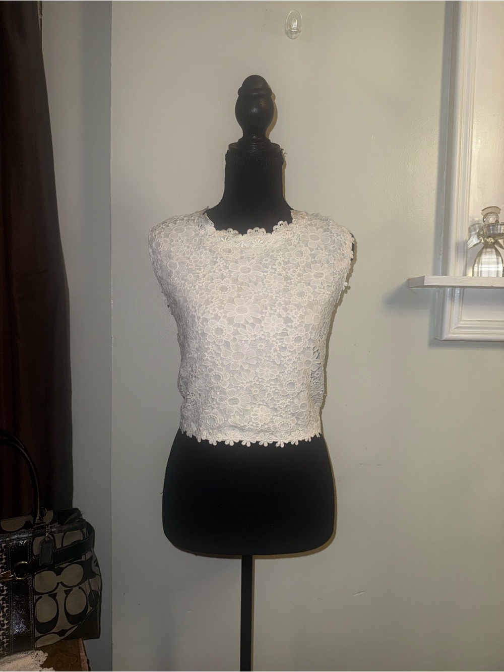 POL White Floral Lace Crop Top